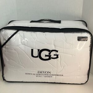 UGG White and Black comforter